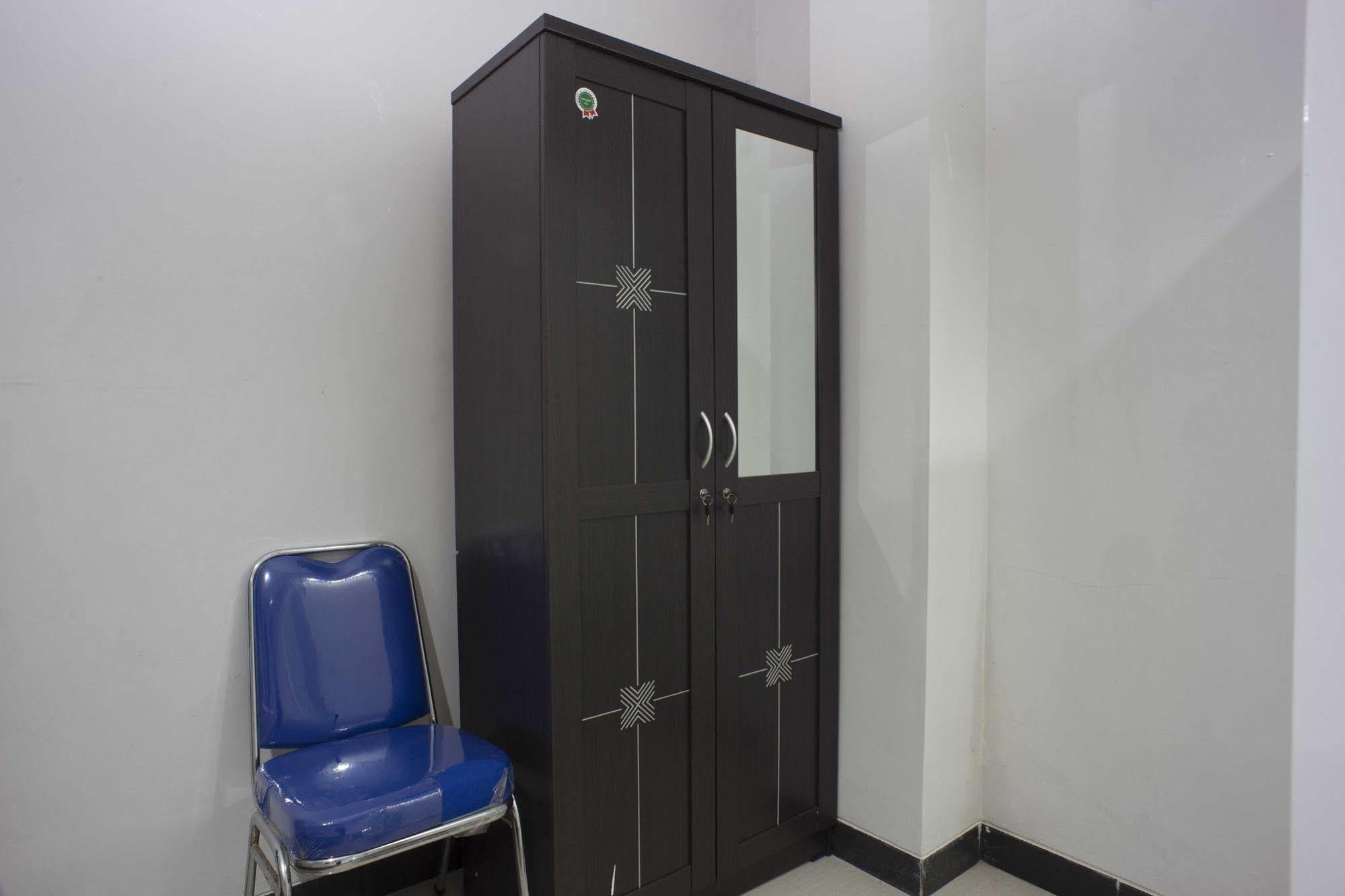 Guest house Reddoorz @ Blok A 2*