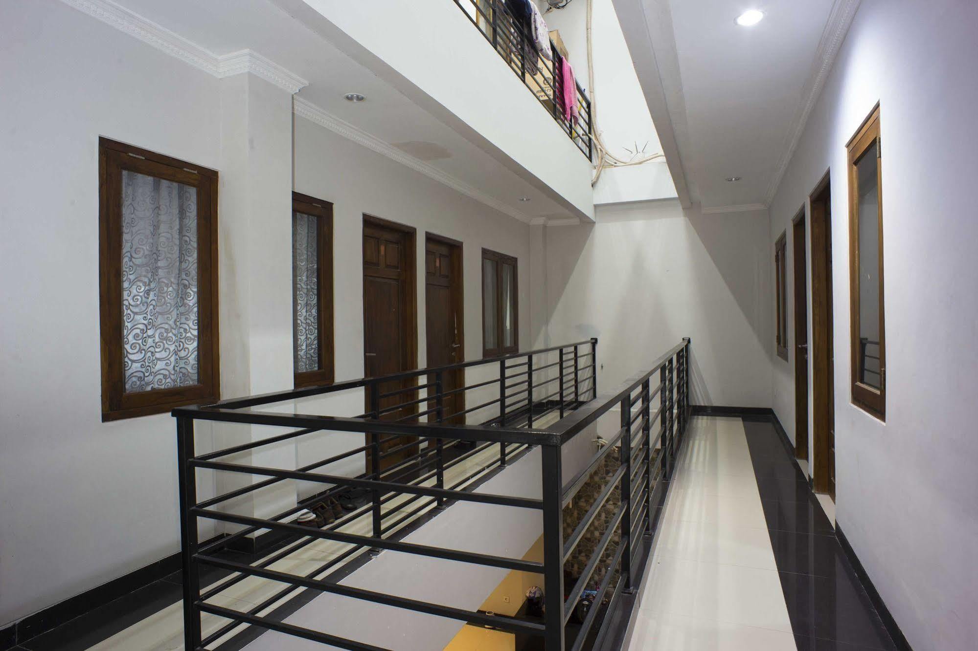 Guest house Reddoorz @ Blok A