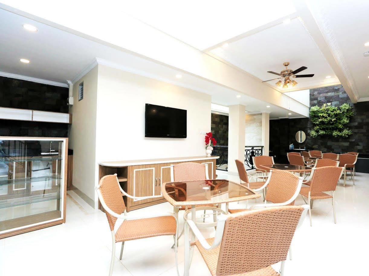 Hotel Alivio Kuningan 3*