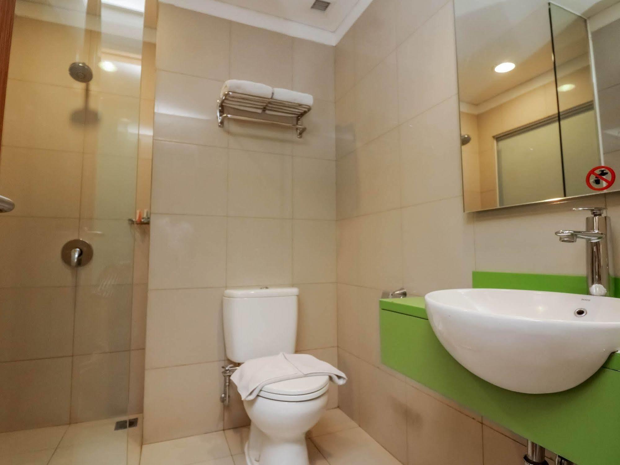 Nida Tebet Pancoran Statue Dukuh Patra Raya Hotel Jakarta