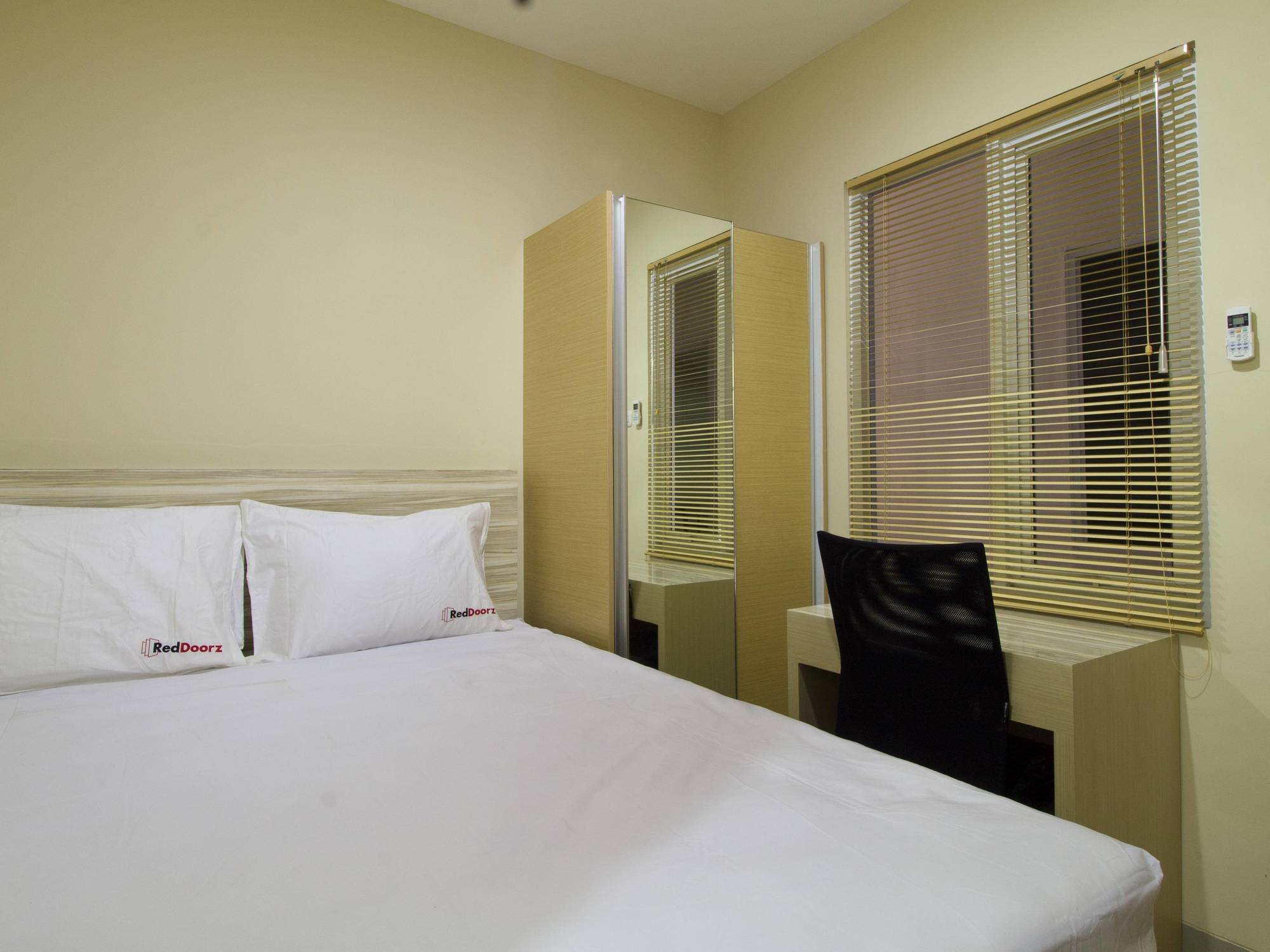 Reddoorz Plus @ Setiabudi Tengah Guest house Jakarta
