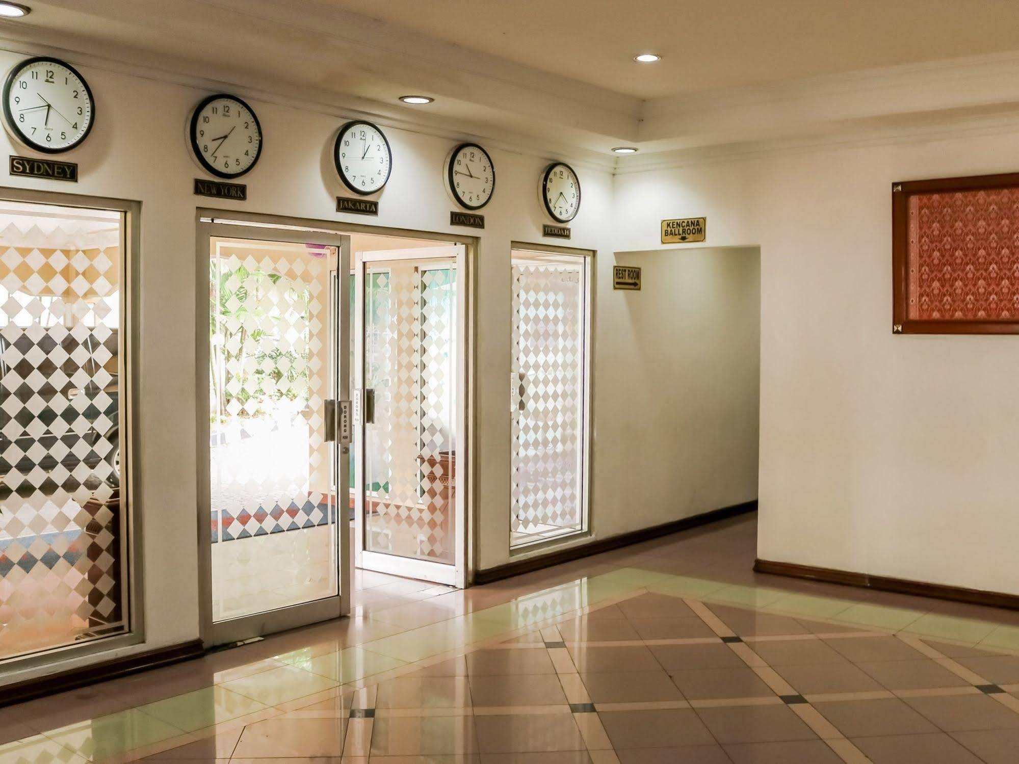 Puri Jaya Hotel Hotel *