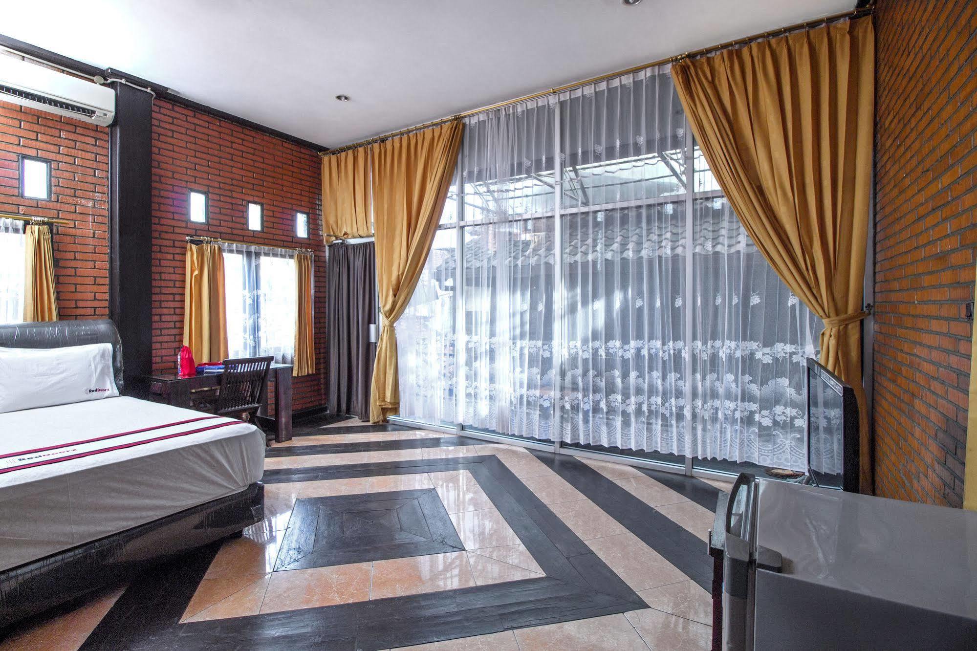 Reddoorz @ Cilandak Timur Guest house Jakarta