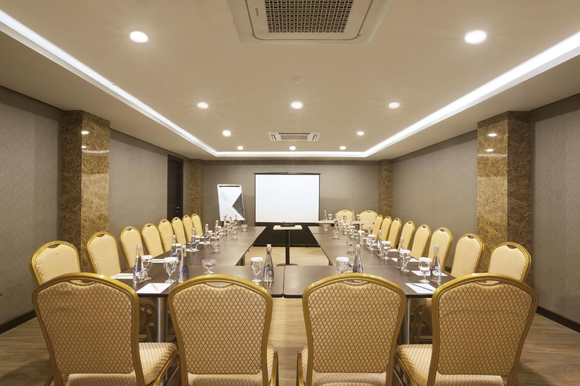 Verse Lite Gajah Mada