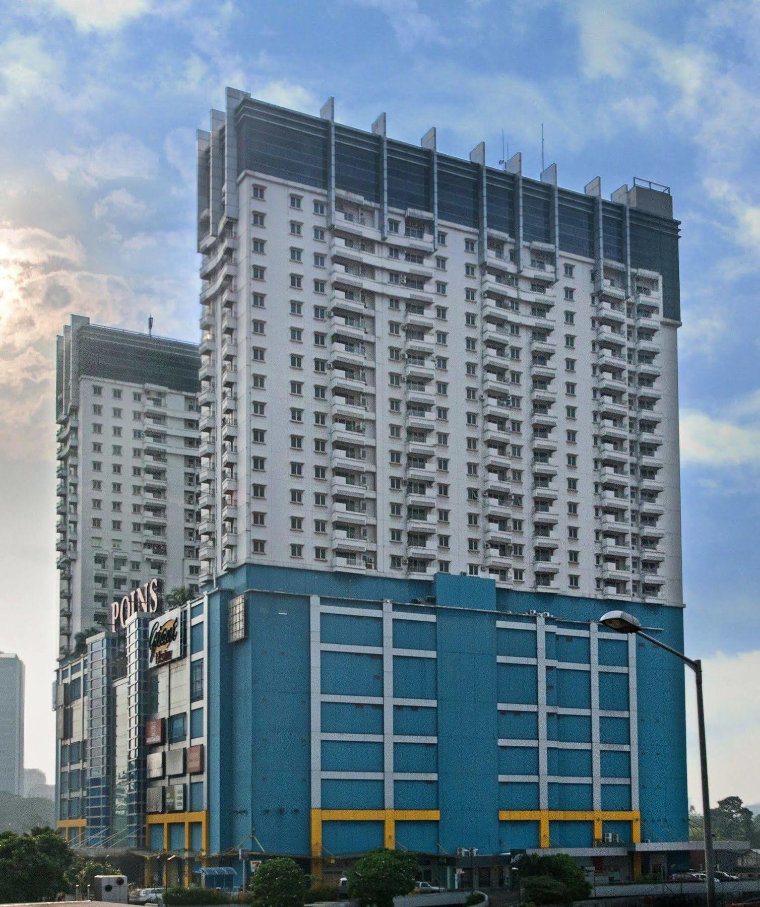 Grand Whiz Poins Simatupang Jakarta Hotel 4*