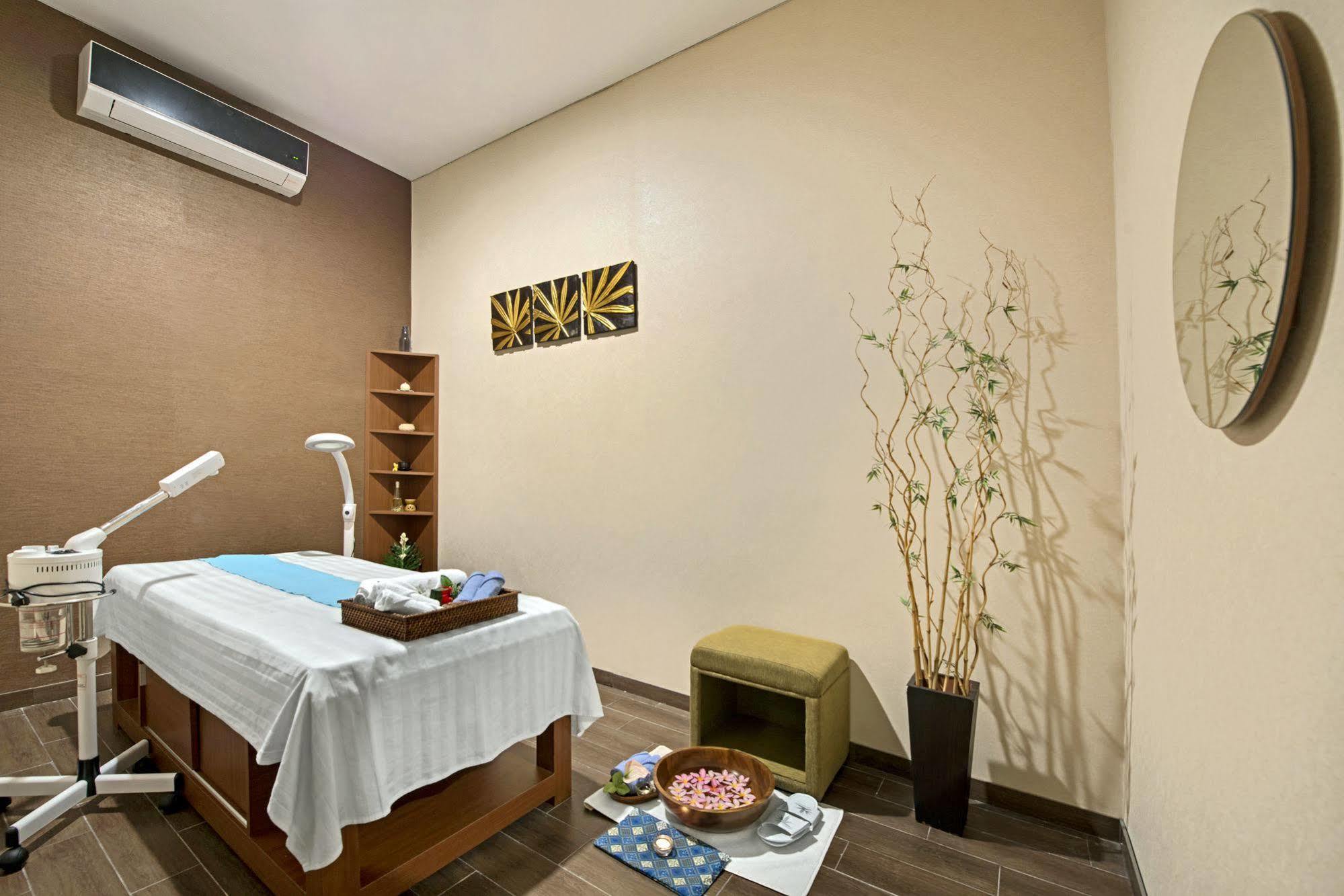 Grand Whiz Poins Simatupang Jakarta 4* Jakarta