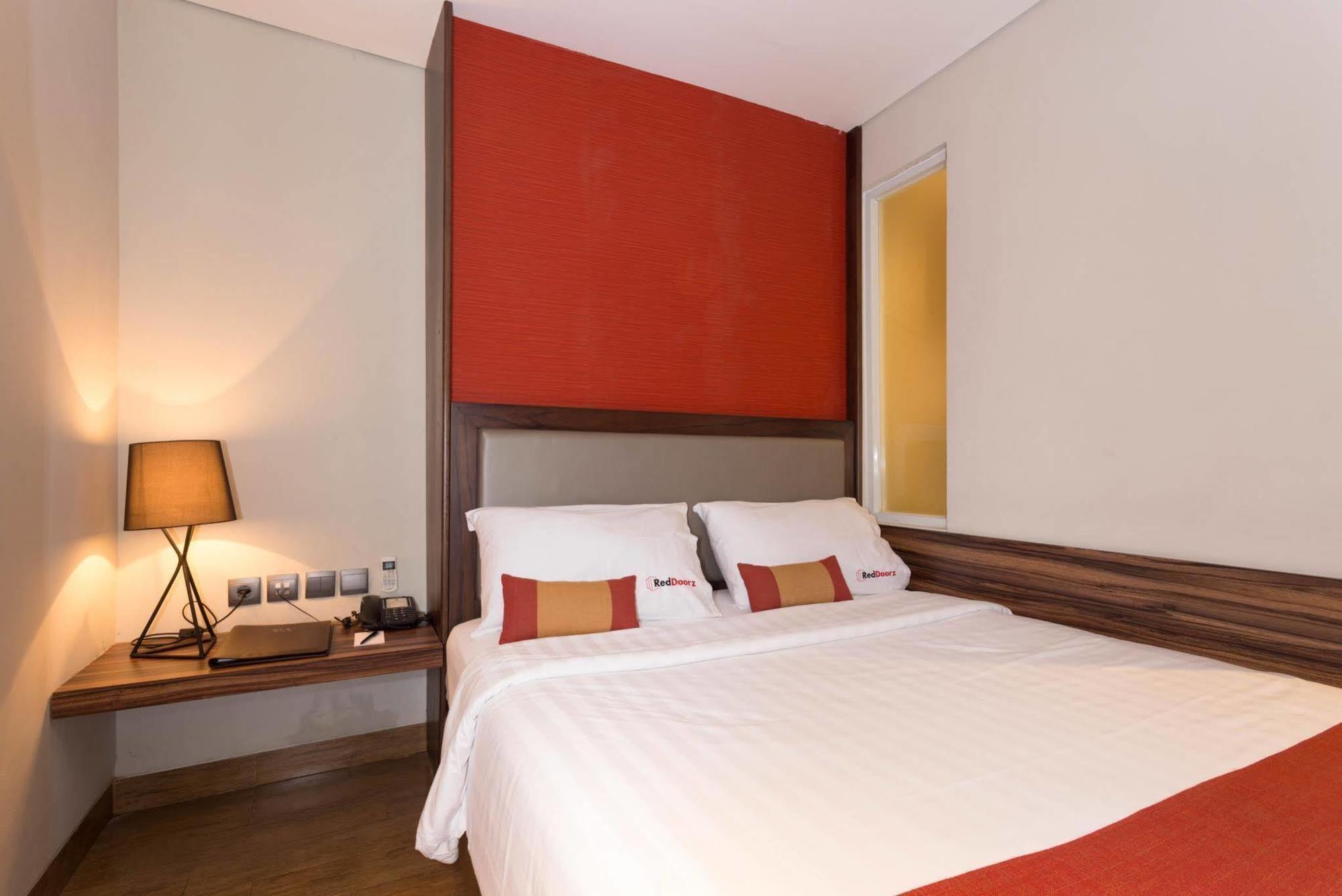 Reddoorz Near Blok M Gasthuis 3*
