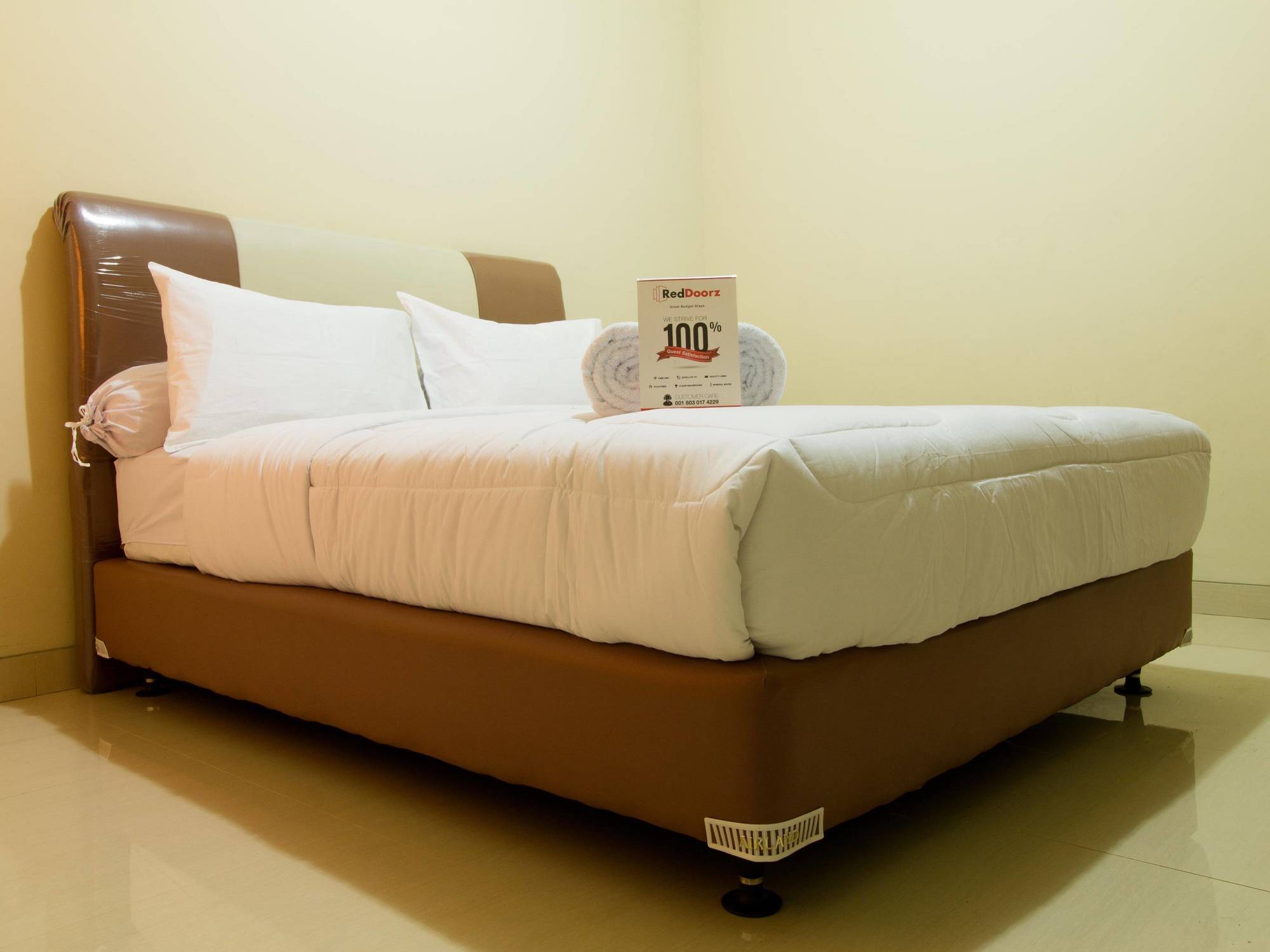 Guest house Reddoorz Near Tmii 2*
