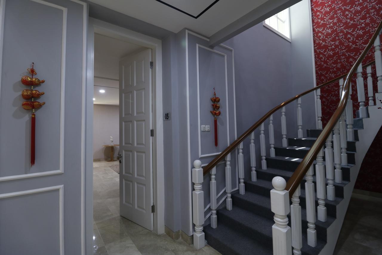 Reddoorz Premium Near Rs Indah 3* Jakarta
