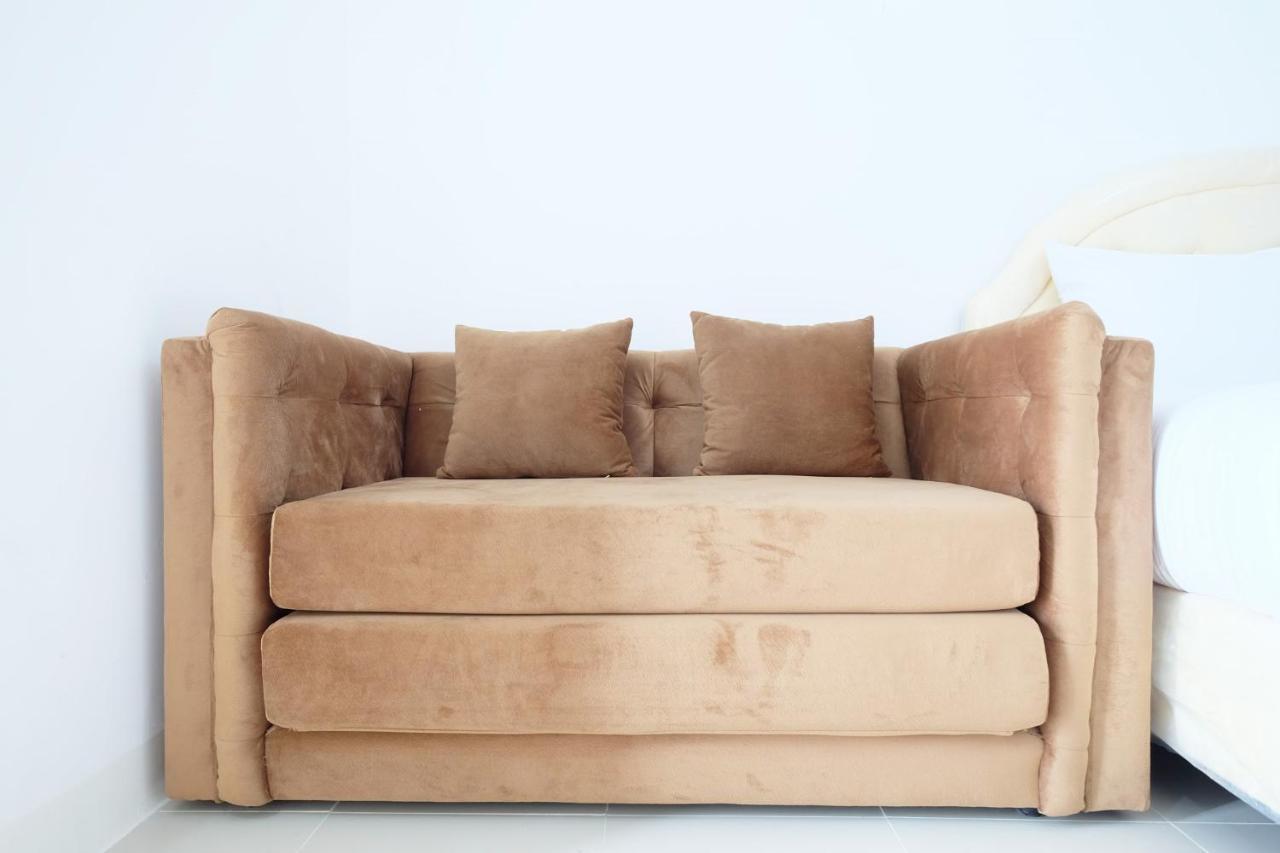 Apartment Affordable With Sofa Bed At Bassura By Travelio