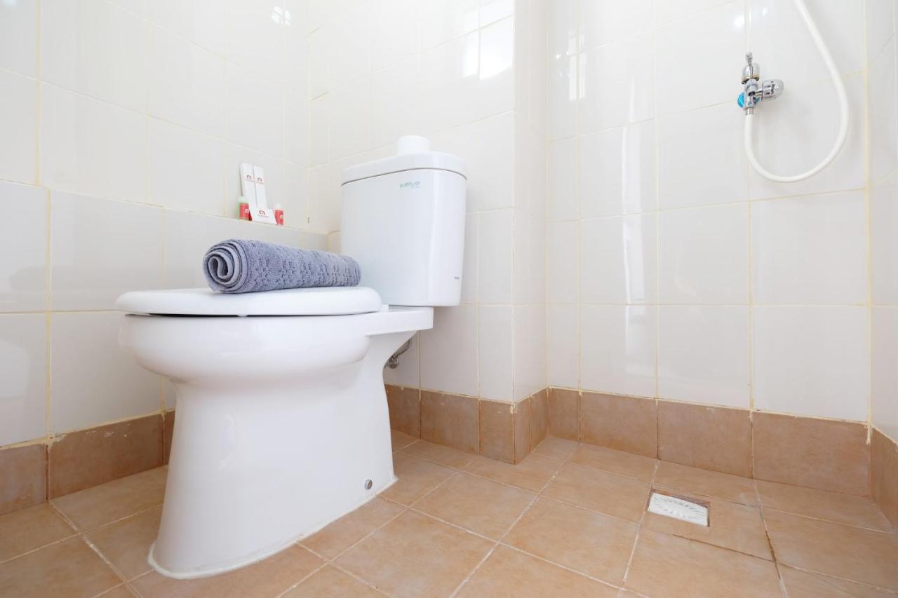 Apartment Affordable With Sofa Bed At Bassura By Travelio *