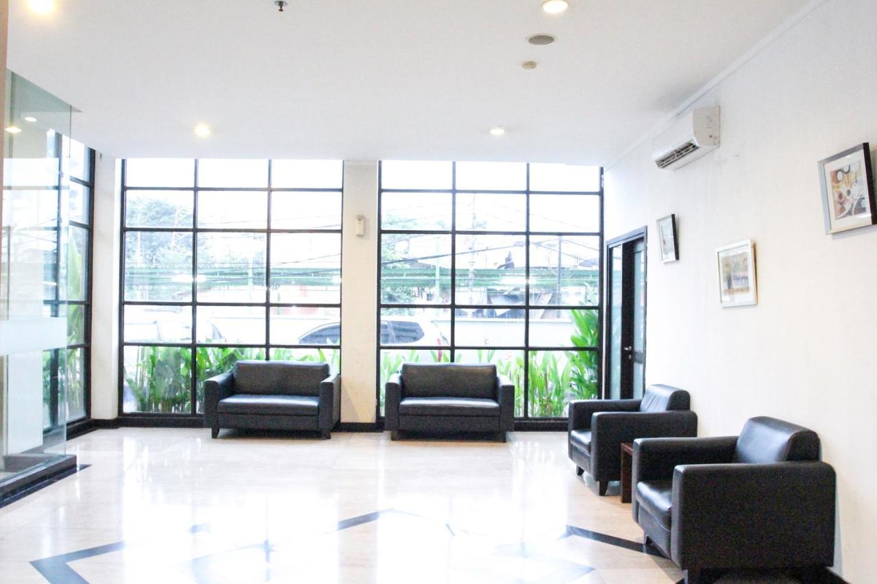 Reddoorz @ Tanah Abang Hotel 3*