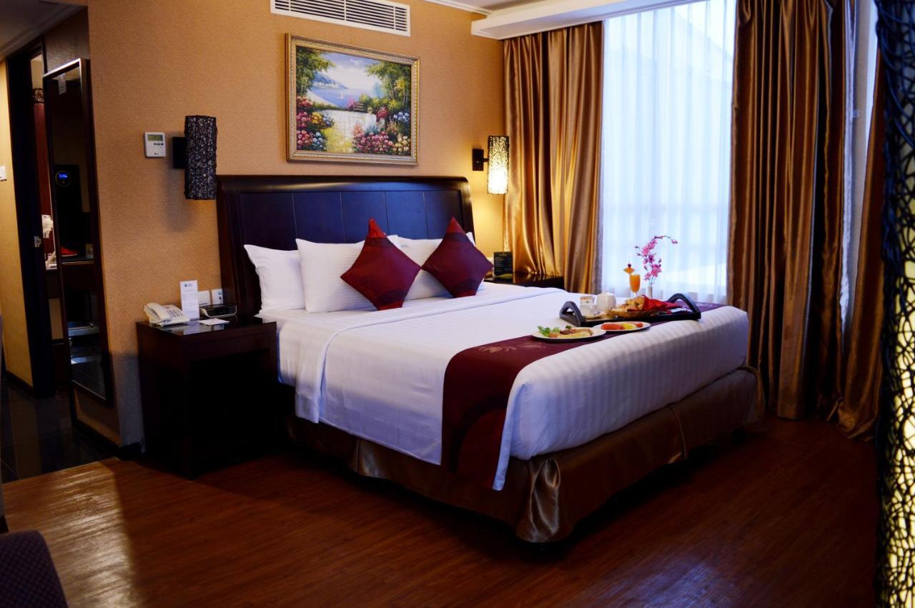 Western Mangga Dua & Hotel