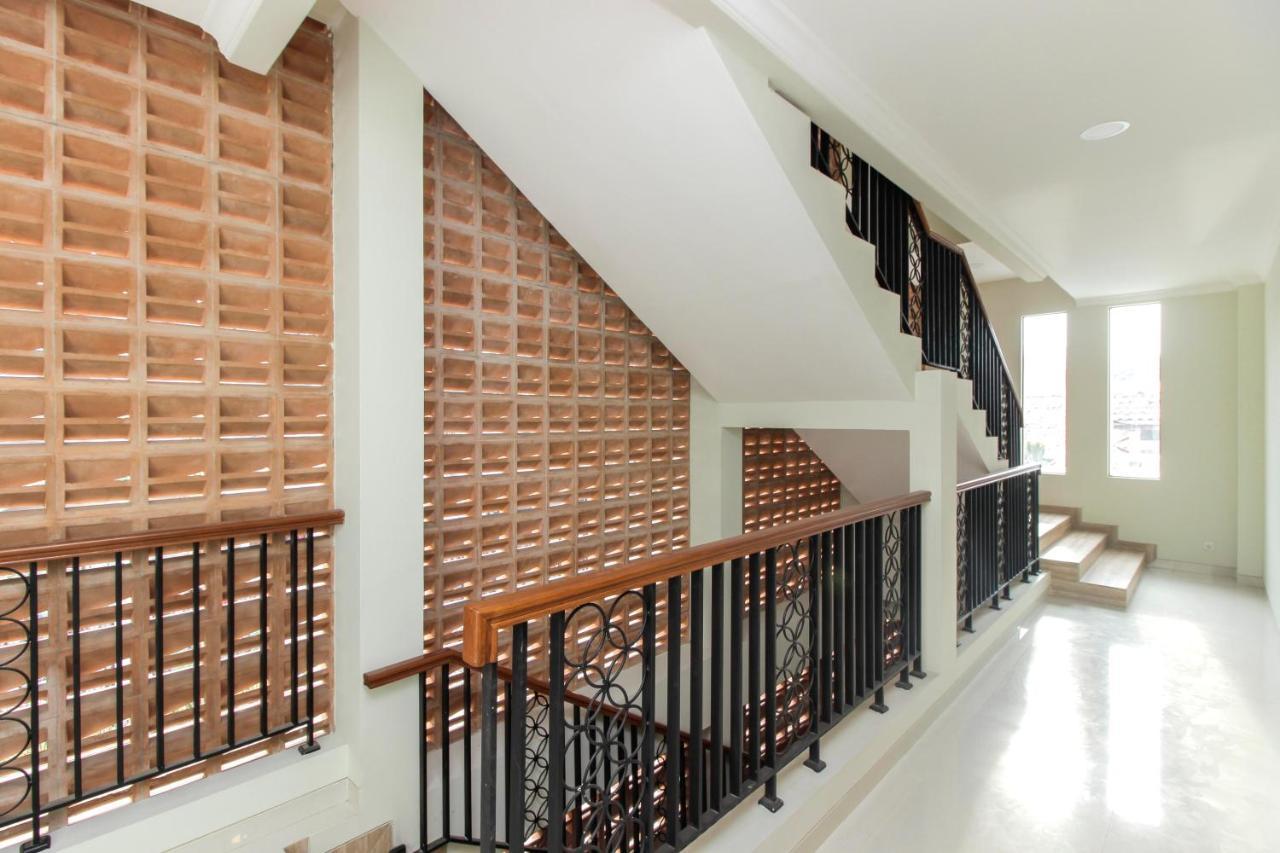Reddoorz Premium Near Ragunan Zoo 2