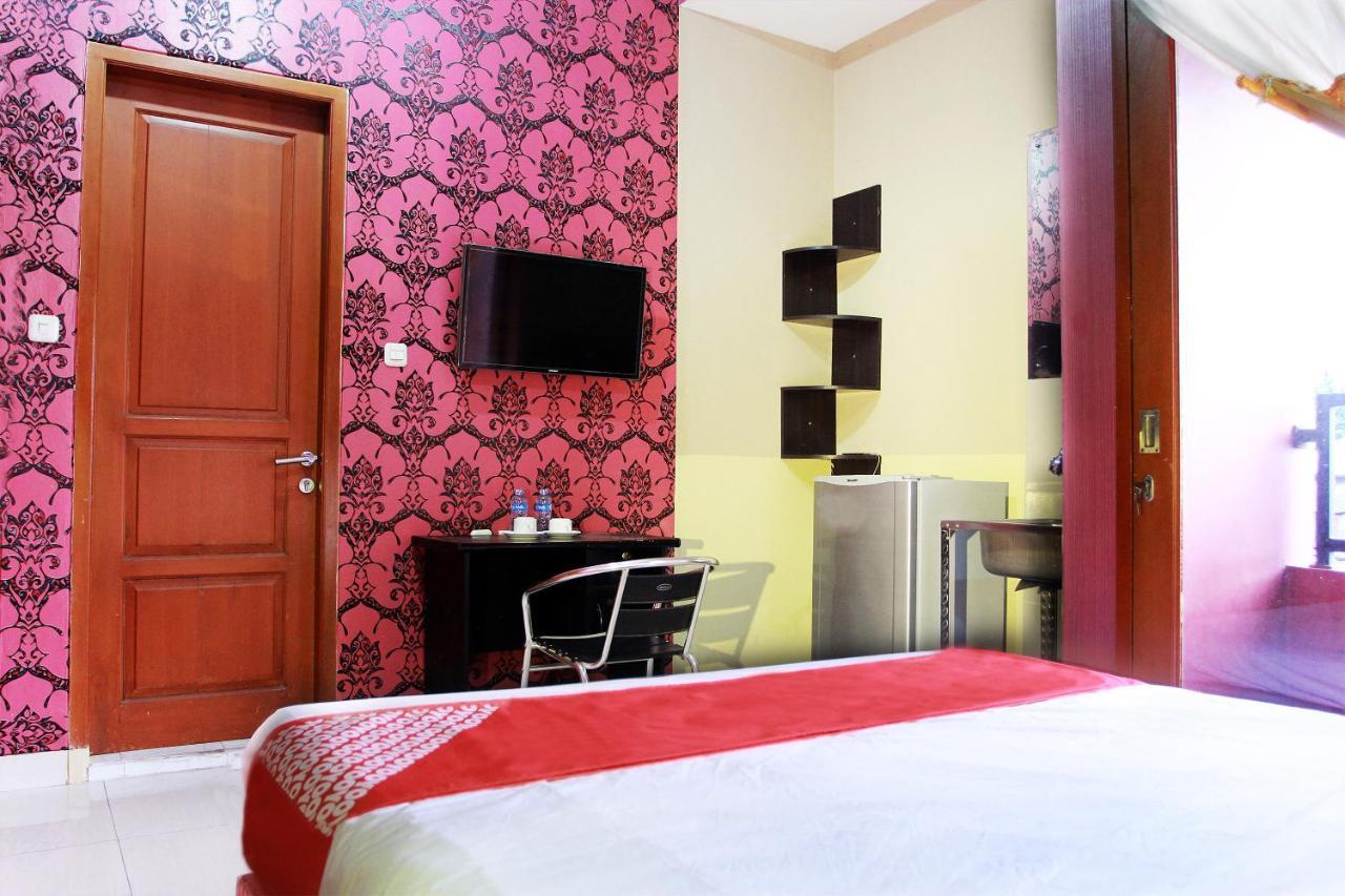 Hotel Oyo 124 House 2*