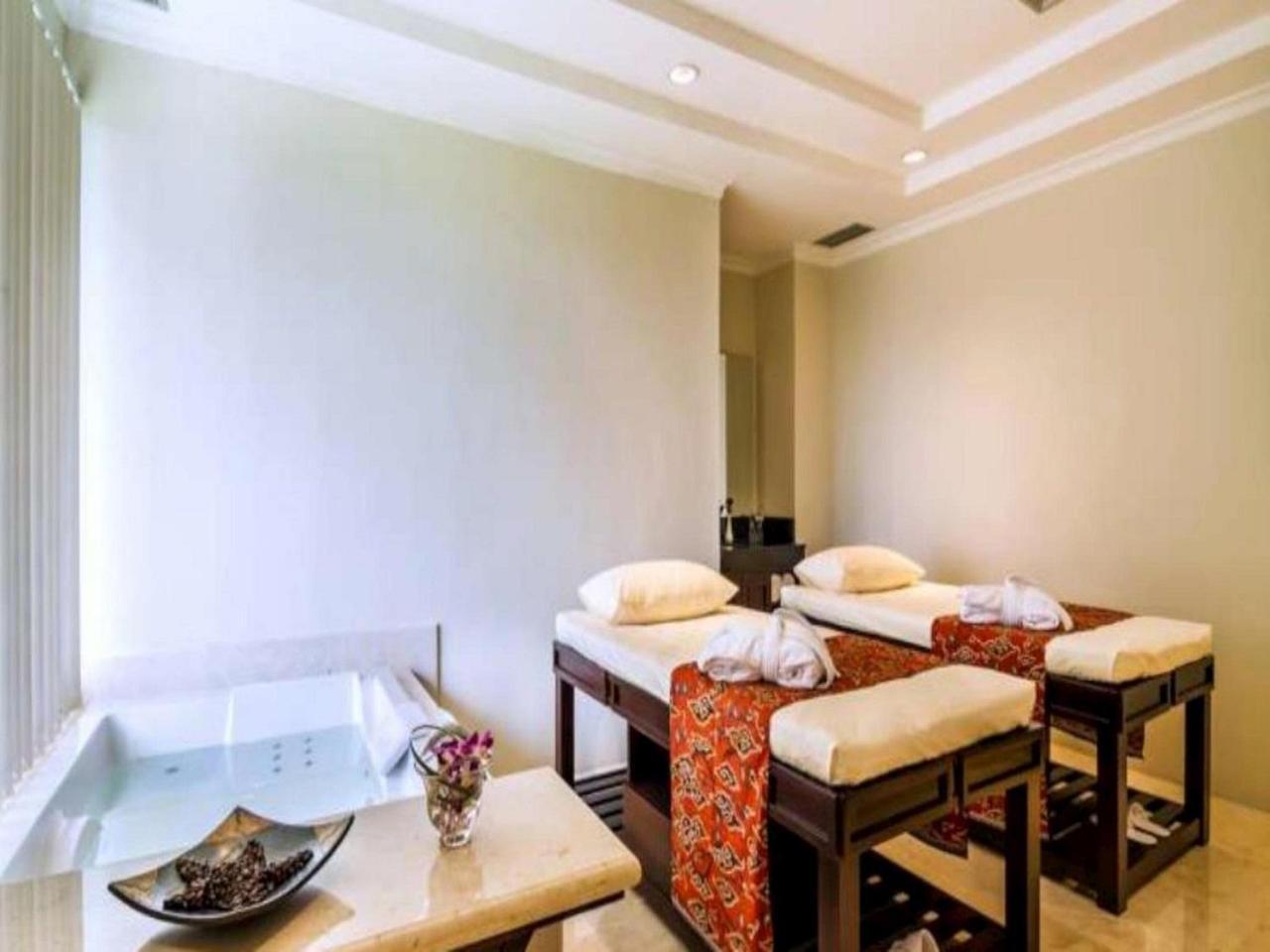 Khách sạn Royal Kuningan