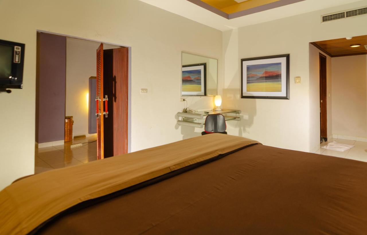 Hotel Peninsula Mangga Besar 2* Jakarta