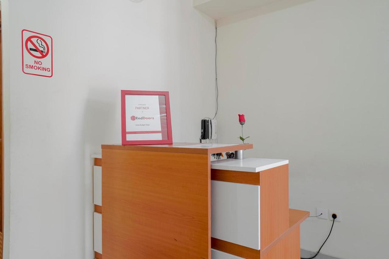 Reddoorz @ Jalan Biak Roxy Guest house