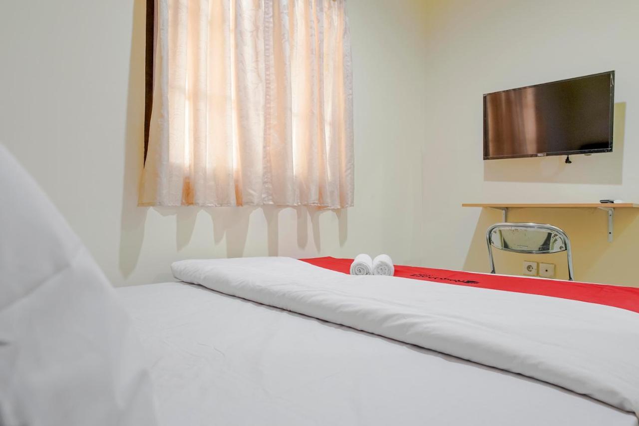 Reddoorz @ Jalan Biak Roxy Guest house