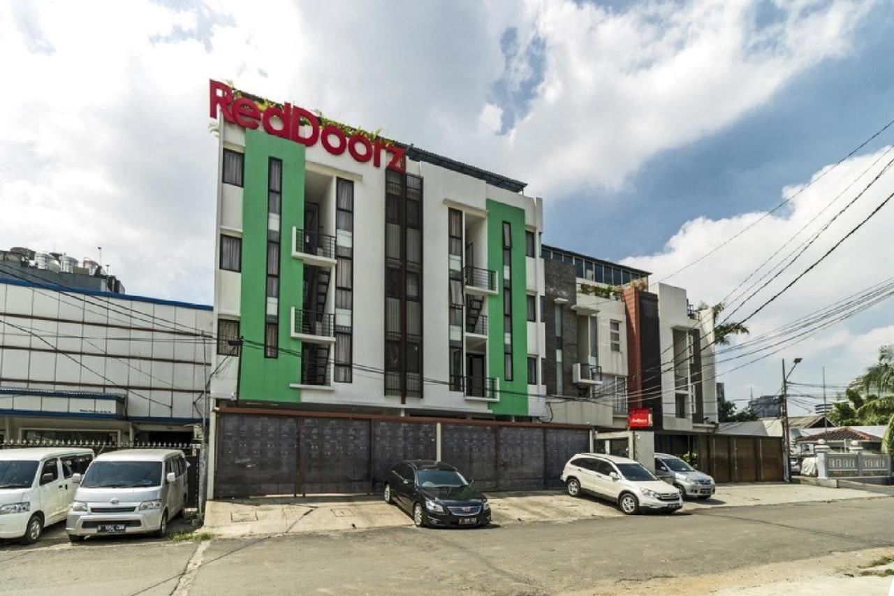 Reddoorz Near Plaza Indonesia Guest house 3*