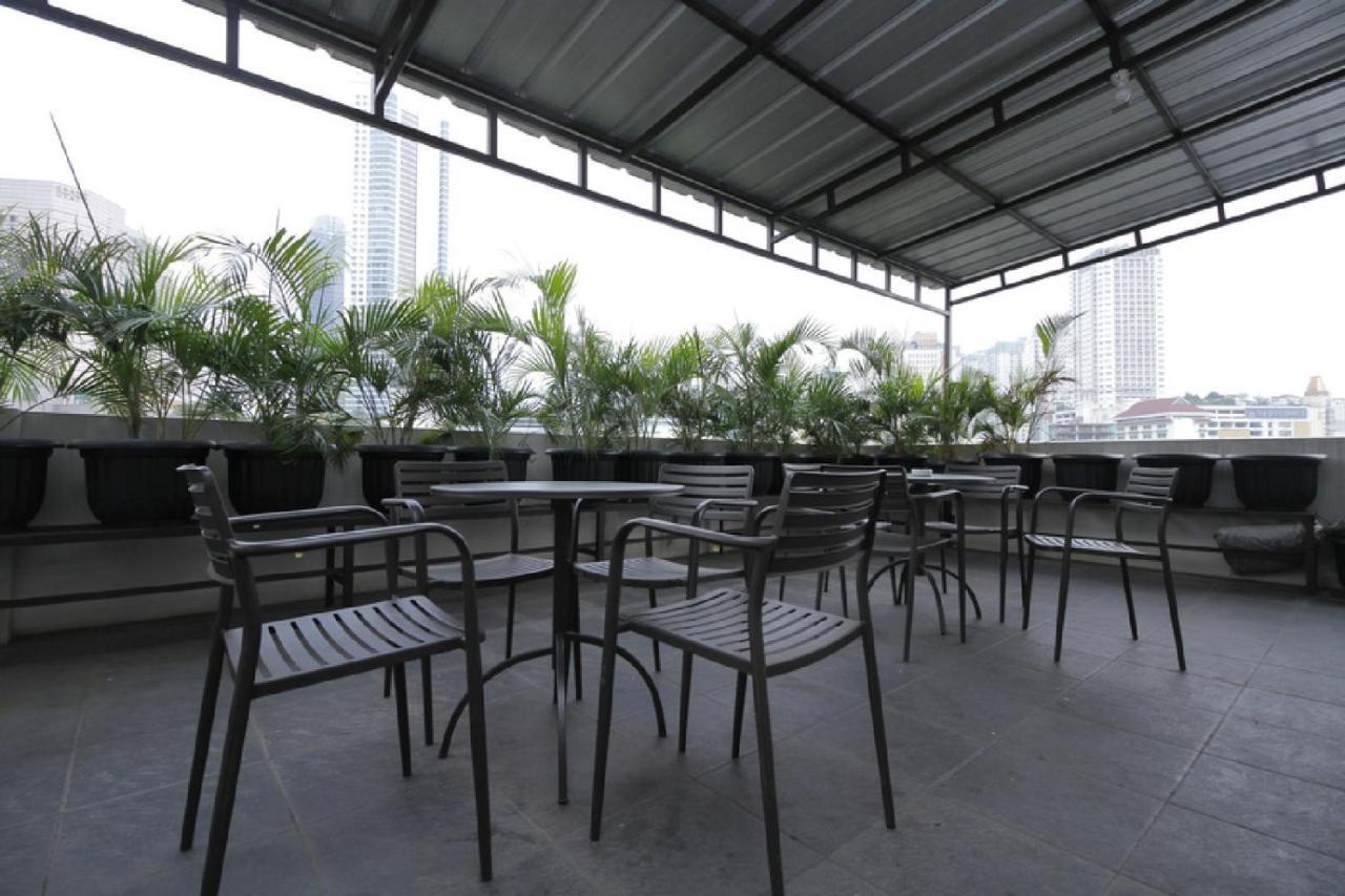 Guest house Reddoorz Near Plaza Indonesia 3*