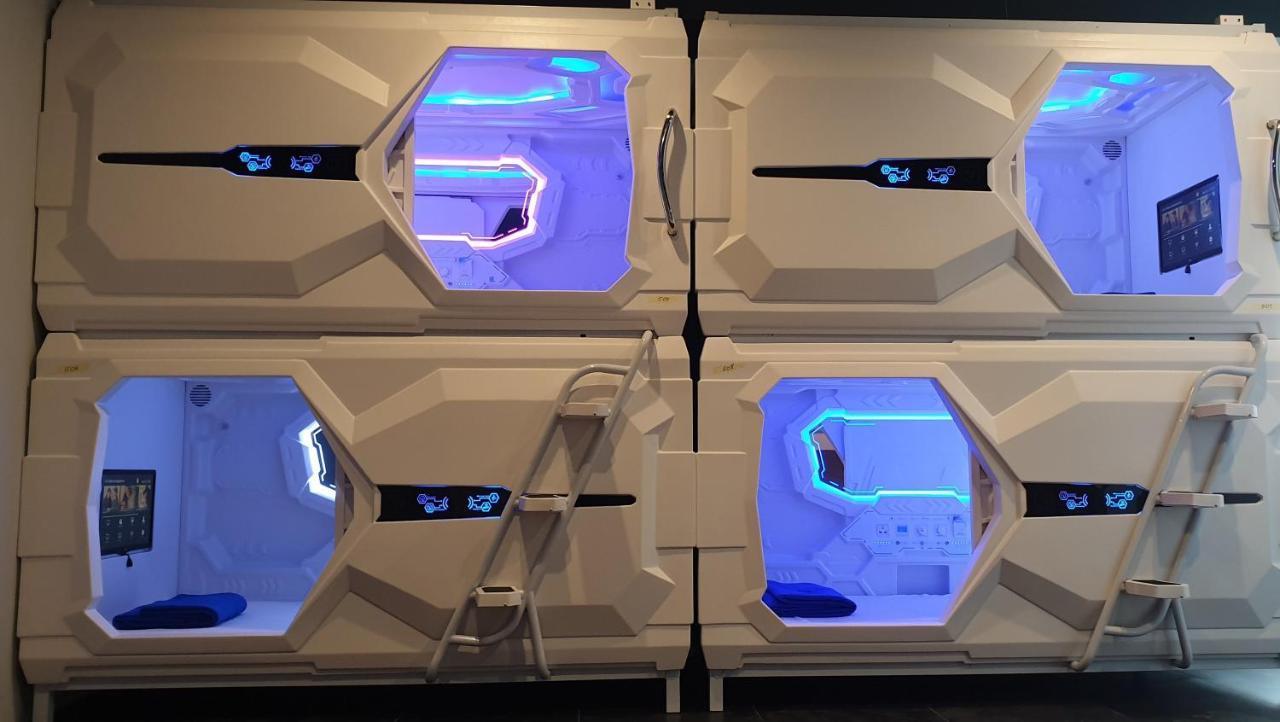 Jakpod Capsule hotel *