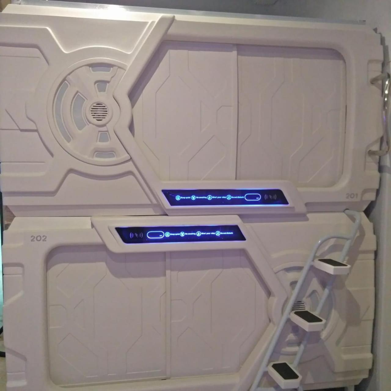 Capsule hotel Jakpod *