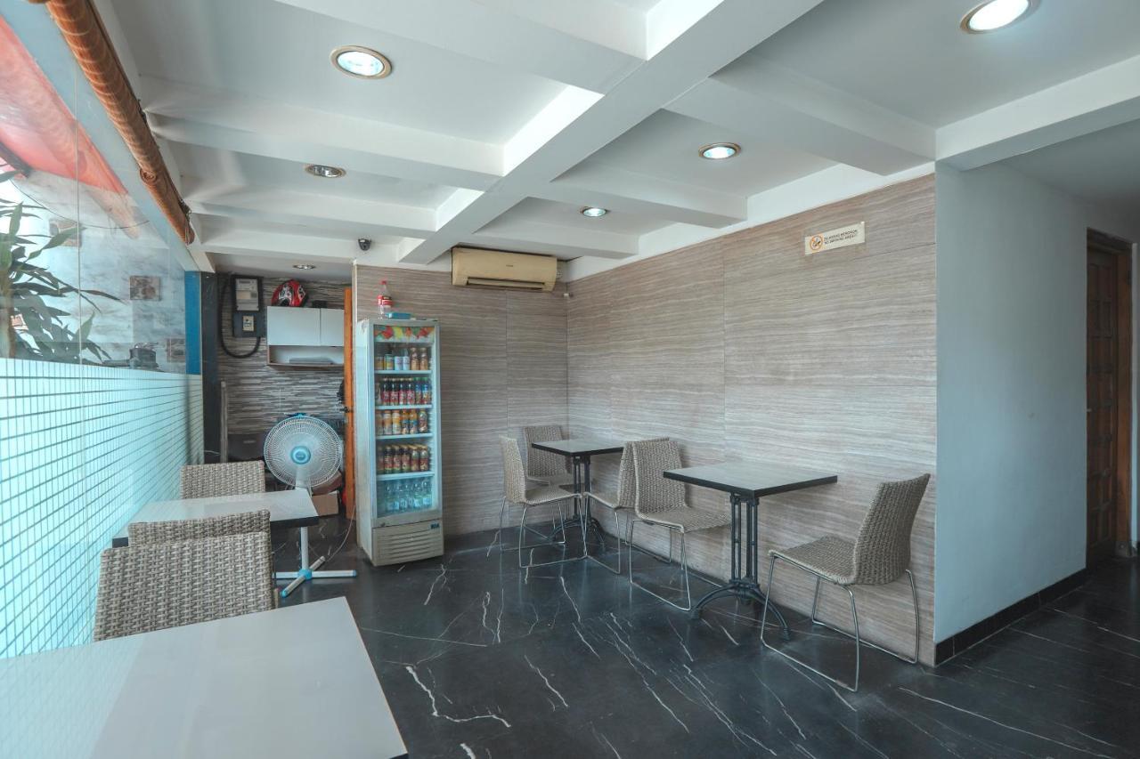 Hotel Oyo 161 Dc Utan Kayu