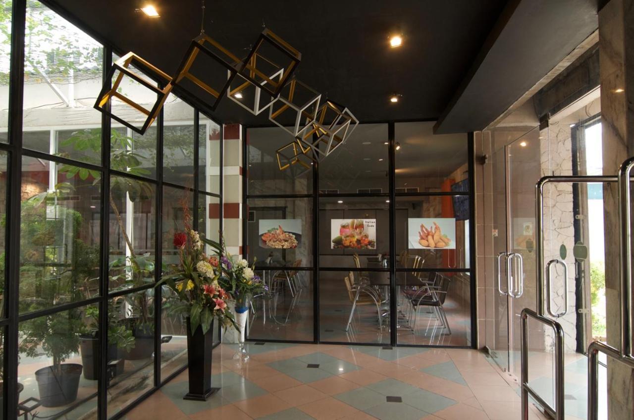 Hotel Peninsula Mangga Besar Jakarta