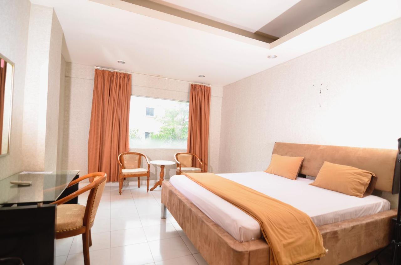 Hotel Peninsula Mangga Besar 2*