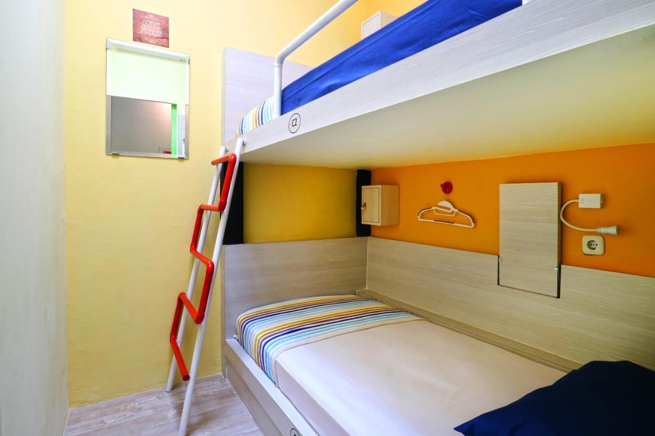 Hostel Mel's Dorm *