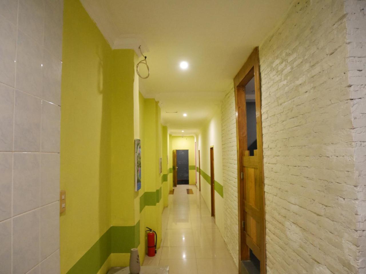 Hostel Sleepy Raccoon Jakarta