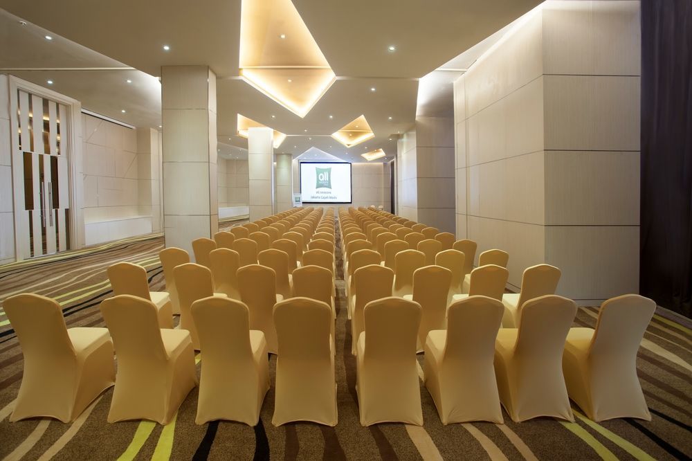 Ibis Styles Gajah Mada 3*