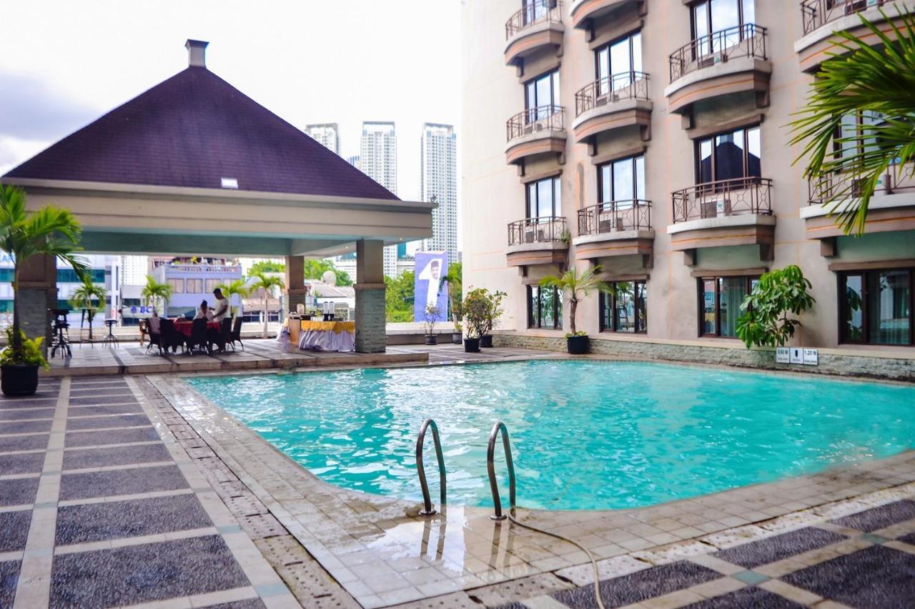 Mega Anggrek Slipi Hotel 3*