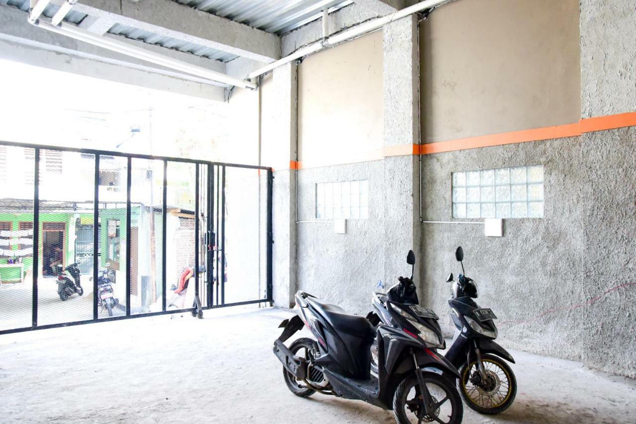 Reddoorz Near Mangga Dua Square Guest house Jakarta