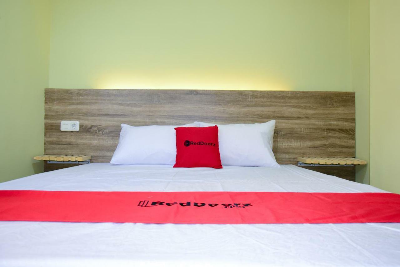 Guest house Reddoorz Near Mangga Dua Square