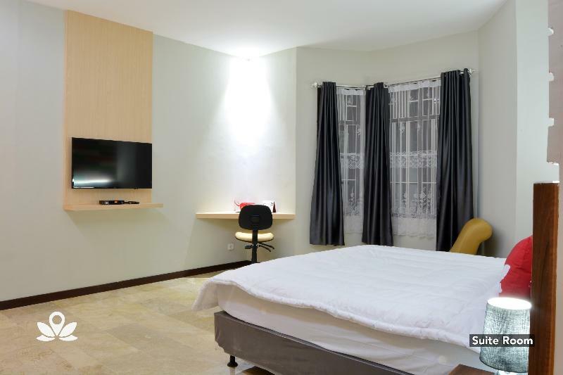 Guest house Zen Cipete Utara 2*