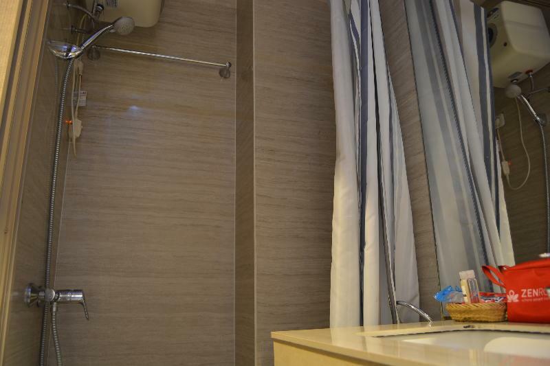 W Cikatomas Jakarta