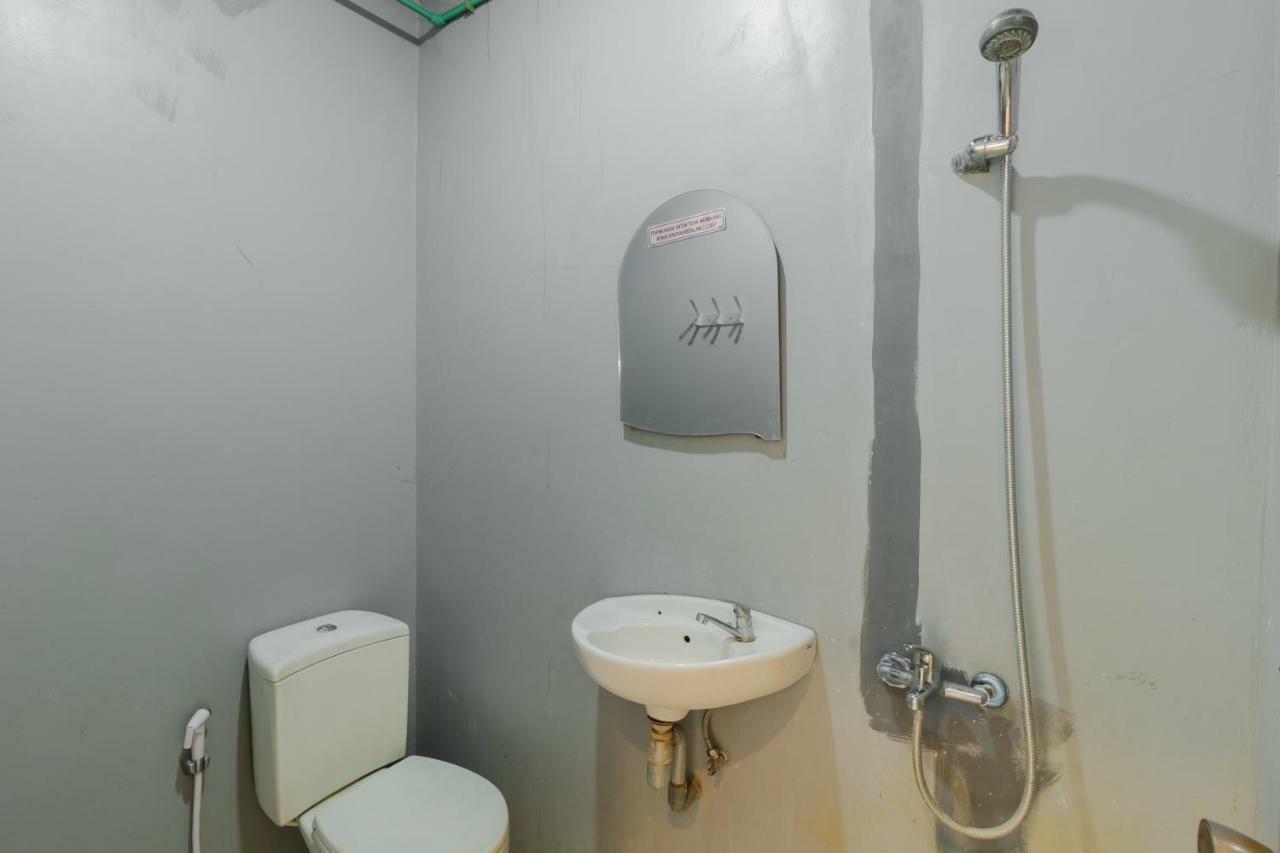Reddoorz Syariah At Taman Bendungan Asahan Gasthuis Jakarta