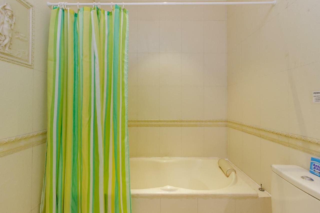 Reddoorz Syariah Near Mall Artha Gading Guest house Jakarta