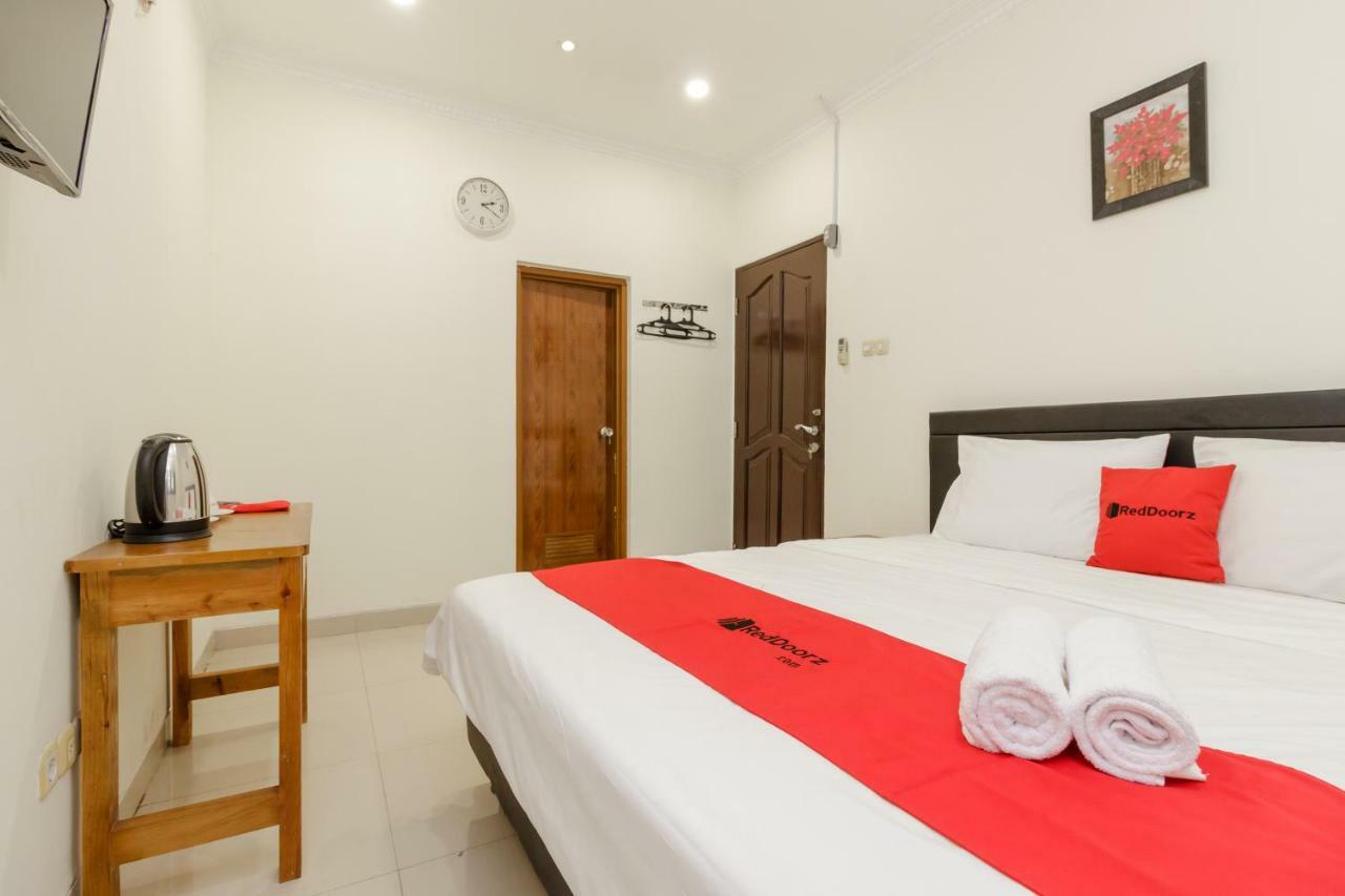 Guest house Reddoorz Syariah Near Mall Artha Gading 2*