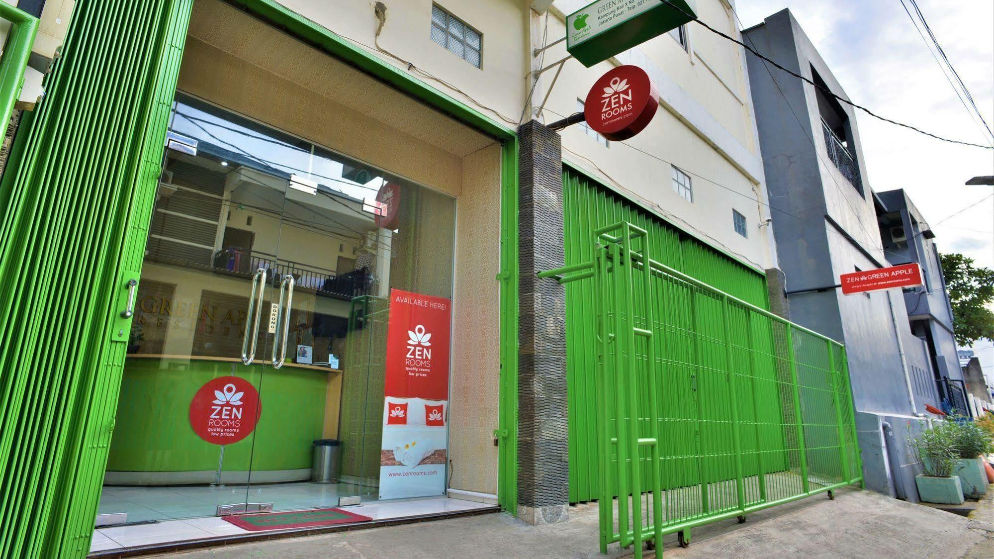 Wisma tamu Apple Near Sarinah Mitra Reddoorz 2*