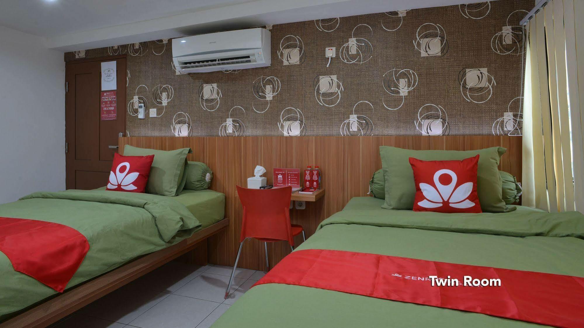 Wisma tamu Apple Near Sarinah Mitra Reddoorz