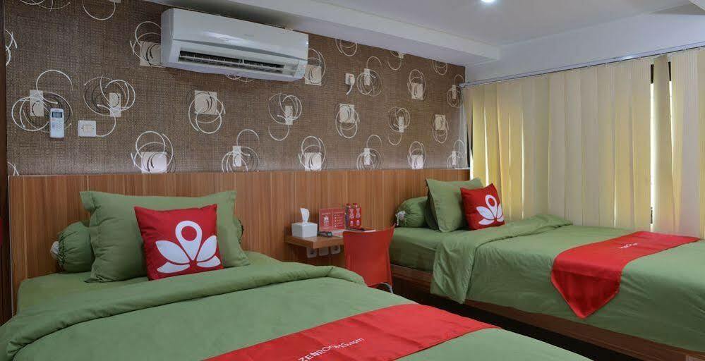 Apple Near Sarinah Mitra Reddoorz 2* Jakarta
