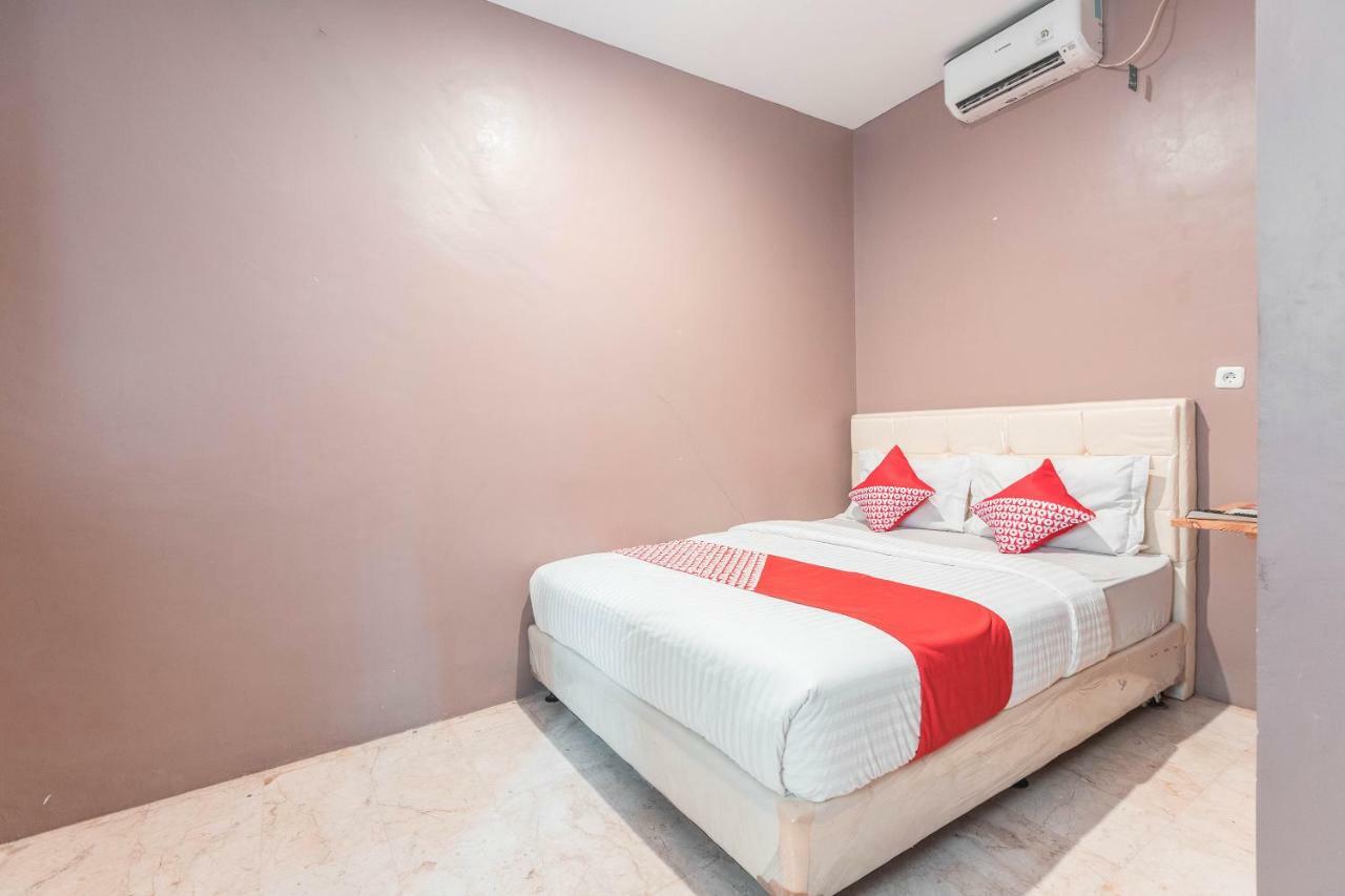 Oyo 286 Haji Saaba 20 Syariah Hotel Jakarta