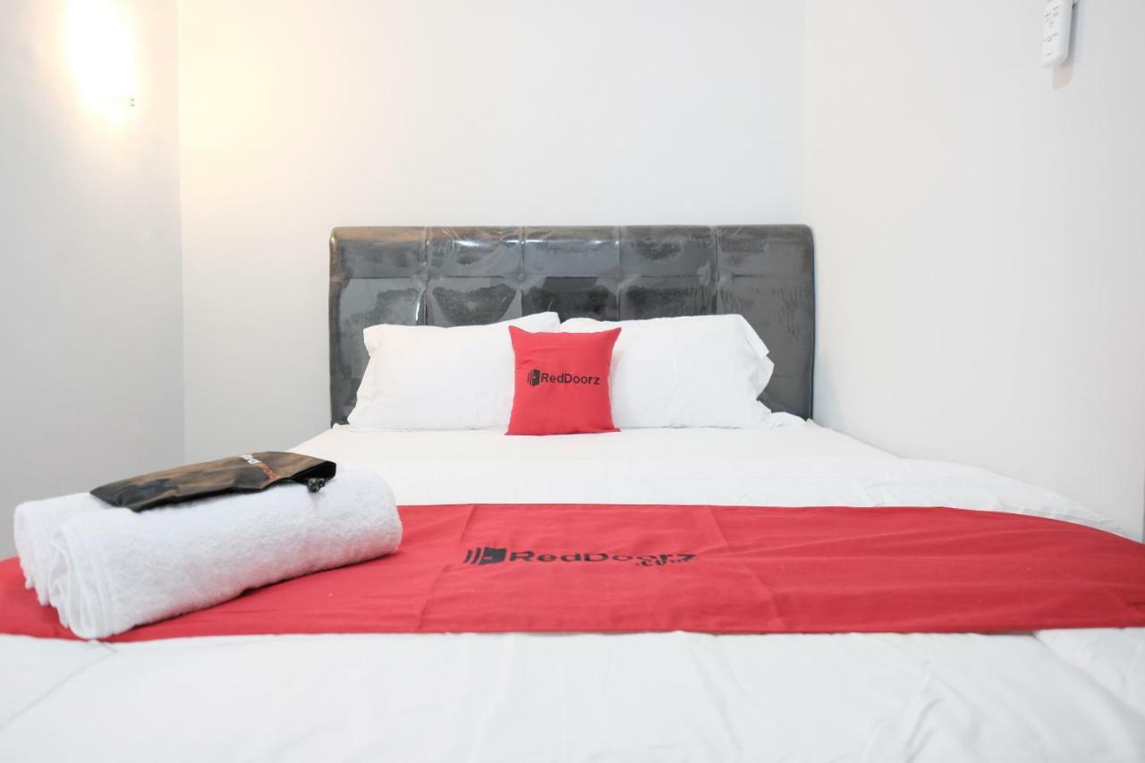 Guest house Reddoorz Syariah Near Siloam Hospital Kebon Jeruk
