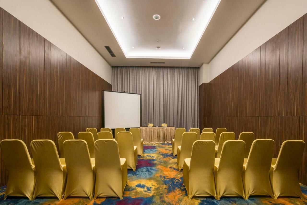 Luminor Hotel Pecenongan Jakarta By Wh 3*