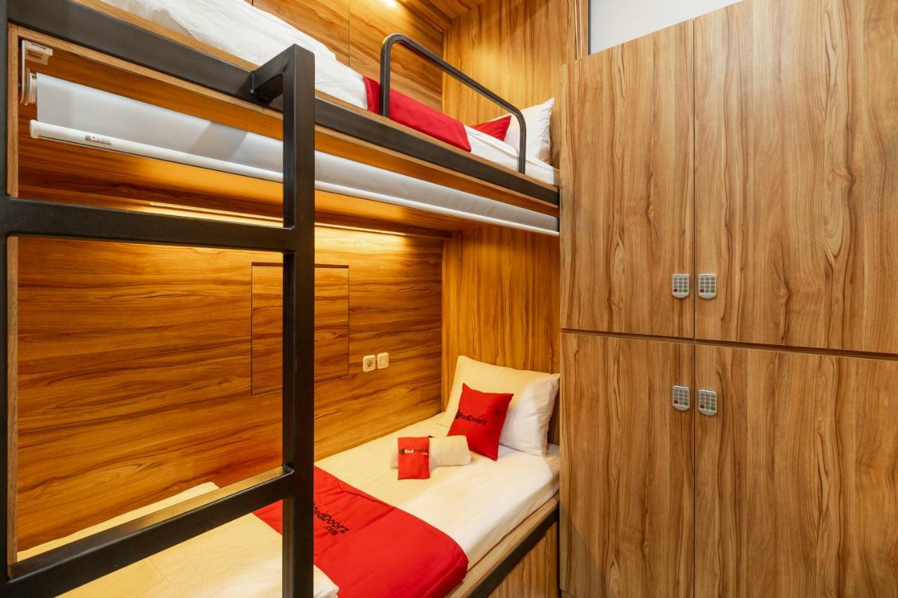 Hotel Reddoorz Near Senayan