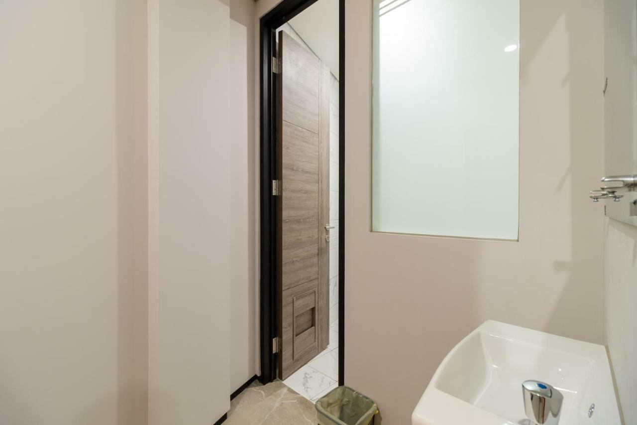 Hotel Reddoorz Near Senayan