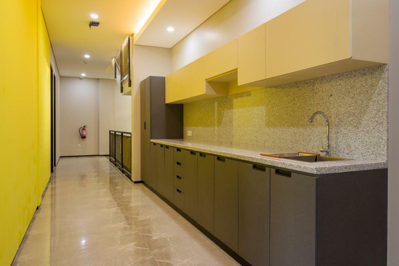 Hotel Reddoorz Near Senayan 3*